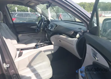 2020 Honda Pilot Awd Touring 7 Passenger z USA, uszkodzony, nr VIN 5FNYF6H67LB006686